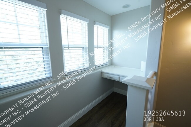 Building Photo - 1690 Clay St