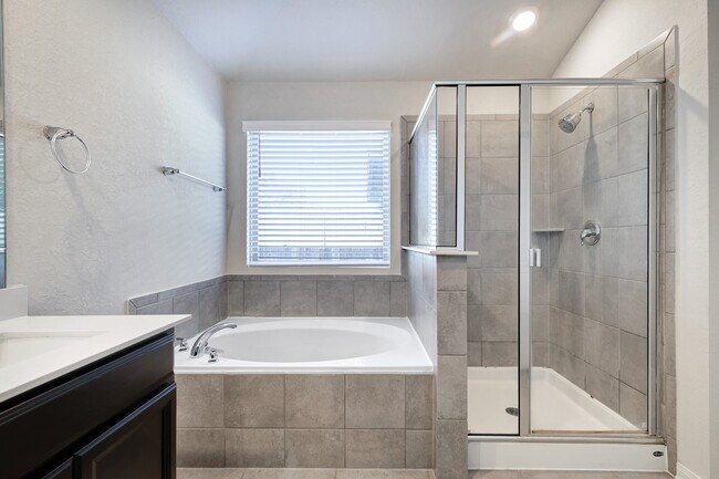 Building Photo - 3168 Junction Bay