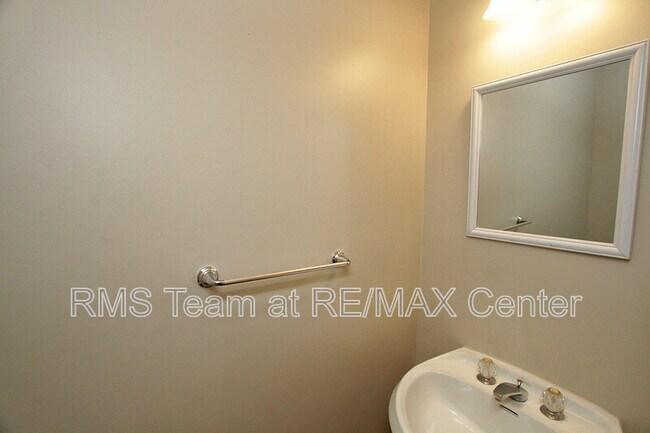 Building Photo - 1490 Creek Pointe Cir