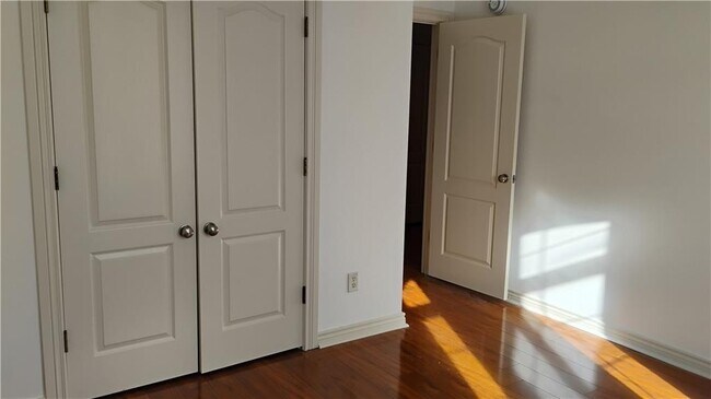 Building Photo - 3909 NE Kensington Ave