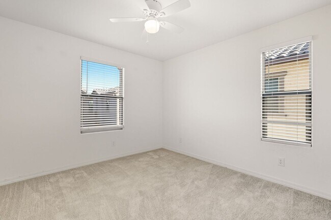 Building Photo - Three Bedrooms! Newer Neighborhood - conve...