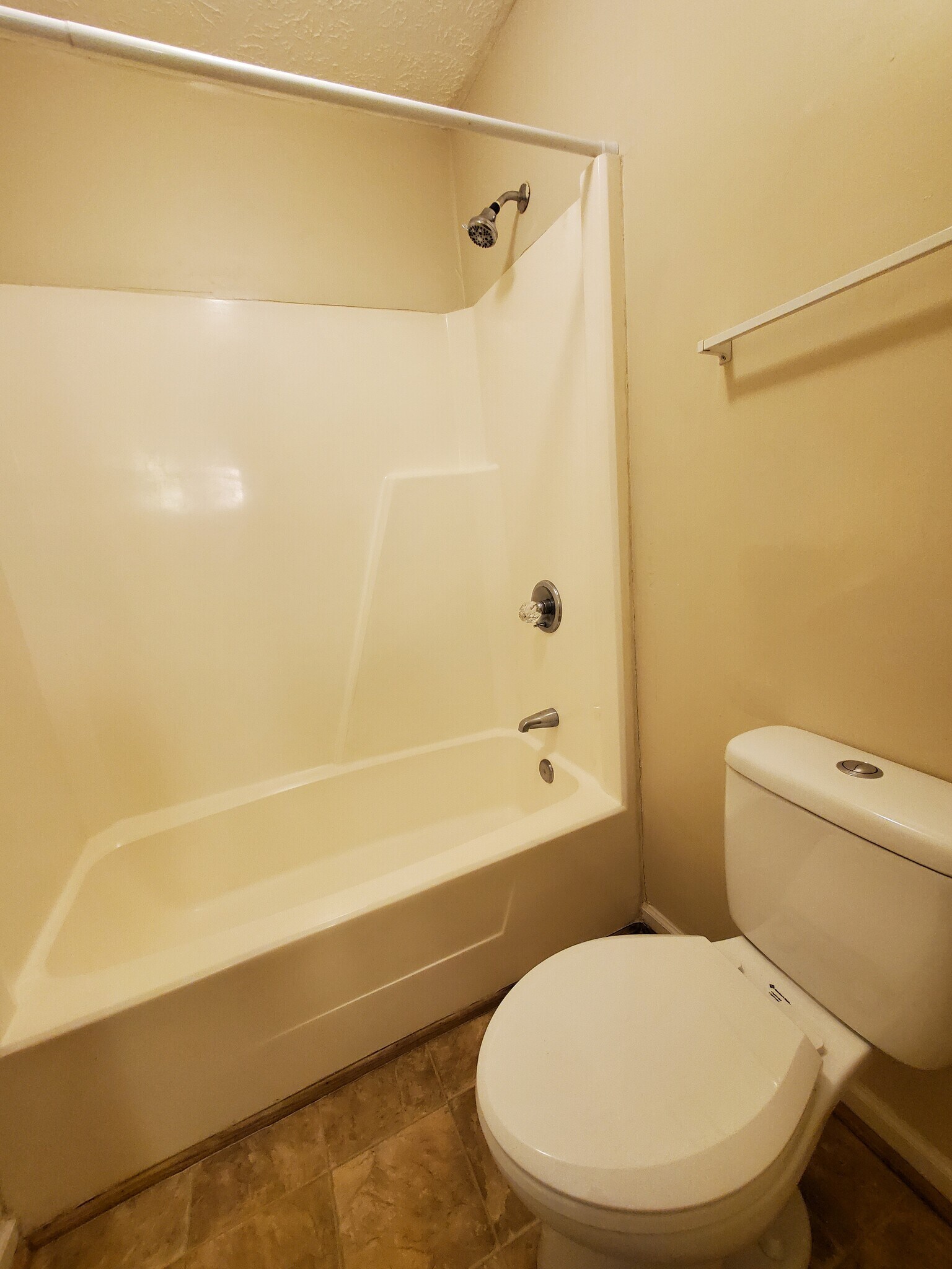 Building Photo - 340 Witness Ln