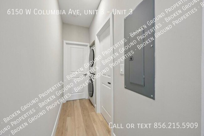 Building Photo - 6150 W Columbia Ave