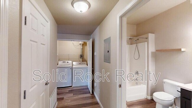 Building Photo - 7045 Ash Creek Heights