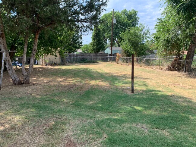 Building Photo - 603 NW Glendale Dr