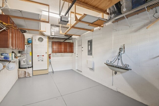 Building Photo - 12805 Avelar Manor Pl