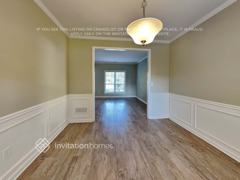 Building Photo - 2696 Summerbrooke Dr