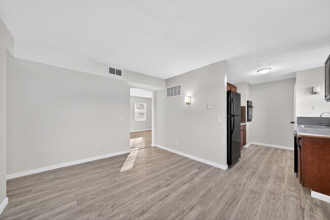 Building Photo - Now Accepting Section 8 –  3 Bedroom /2 Bath Florissant, MO