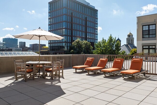 Building Photo - 29 Otis St