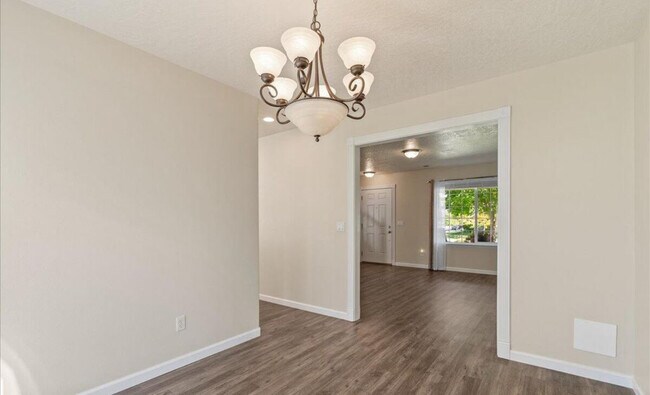 Building Photo - 4995 N Tasman Dr