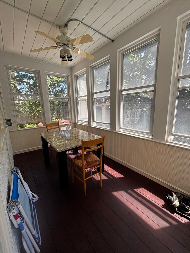 Building Photo - 31 Matchett St