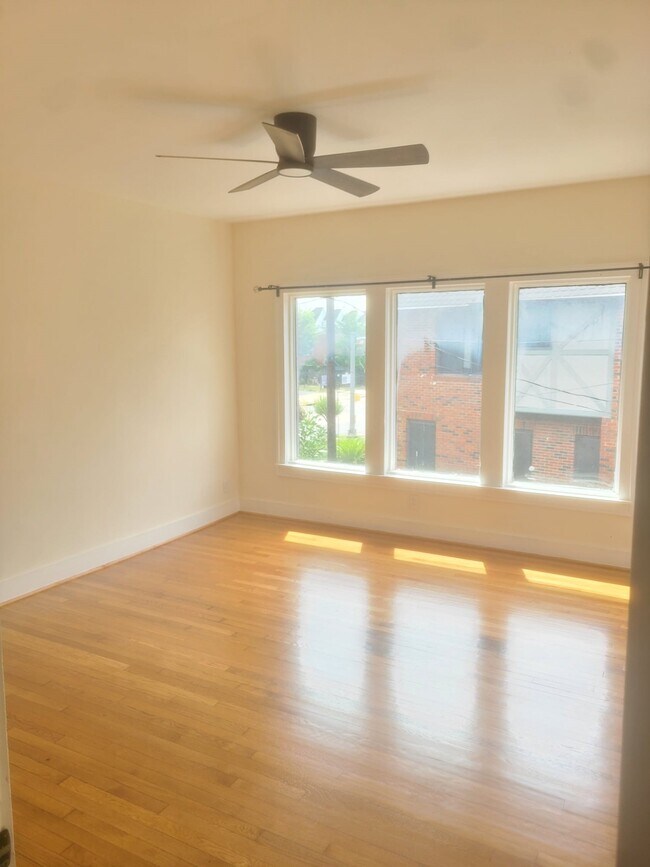 Building Photo - 4703 Chenevert St