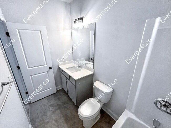 Building Photo - 428 Stovall Pl
