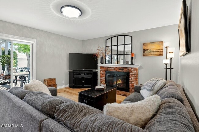 Building Photo - 907 Sagebrush Pl