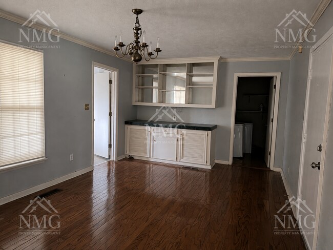 Building Photo - 4247 E Ridge Dr