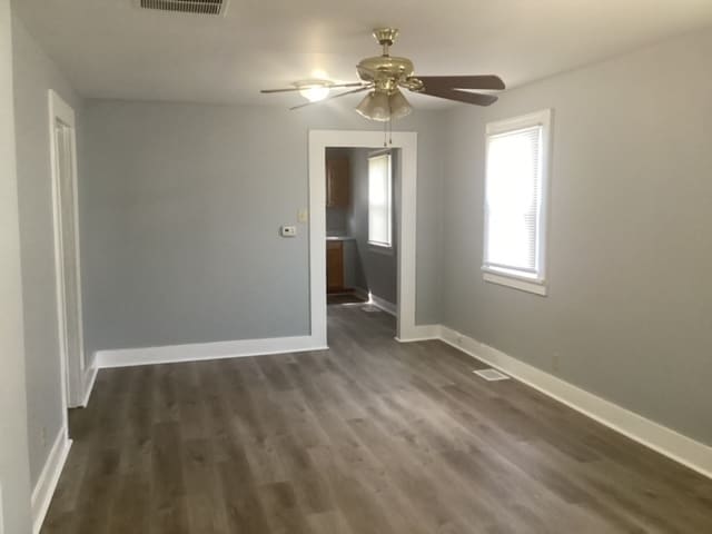 Building Photo - 350 S Roena St