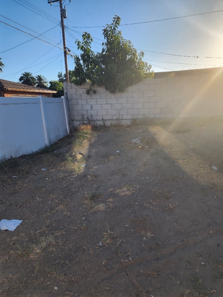 Building Photo - 1346 San Bernardino Ave