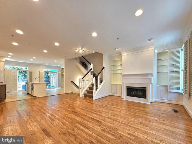 Building Photo - 315 Hearthstone Mews