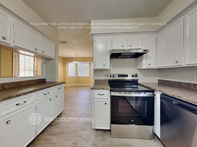 Building Photo - 4814 Wind Chimes Dr