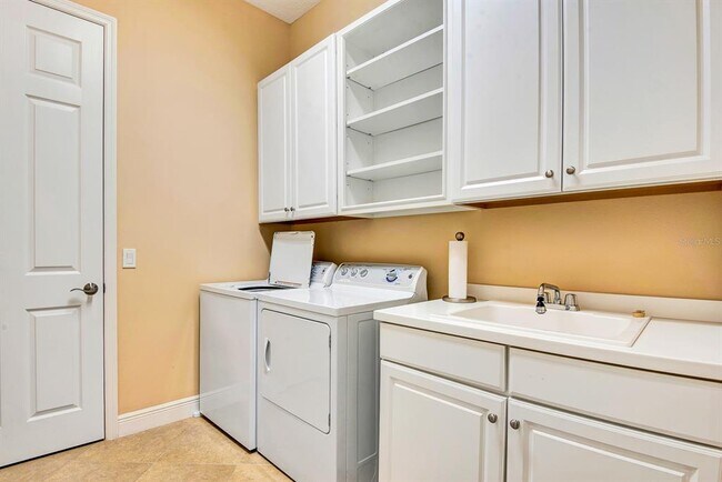 Building Photo - 14721 Castle Park Terrace