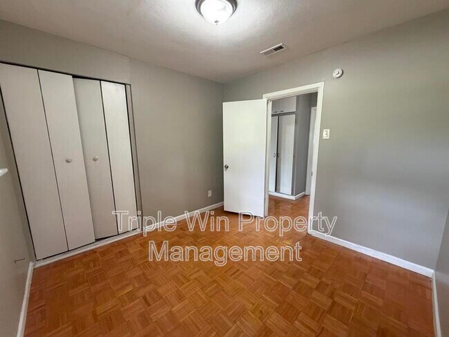 Building Photo - 8423 Korea Dr