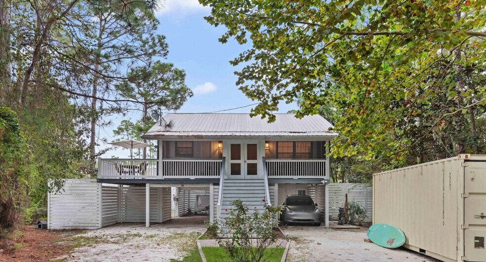 Building Photo - 33 Santana Dr