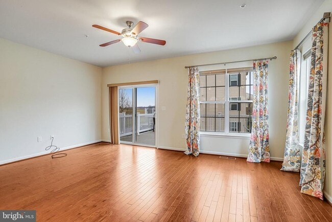 Building Photo - 5918 Jefferson Commons Way