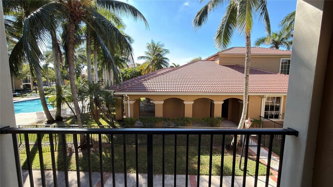 Building Photo - 8000 Nob Hl Rd