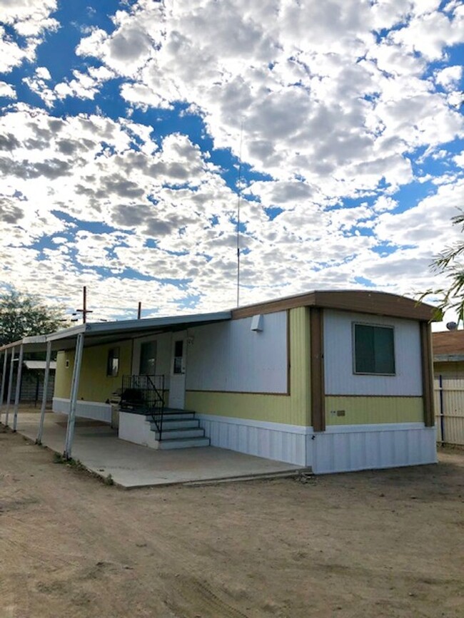 Primary Photo - Manufactured Home in Niland!