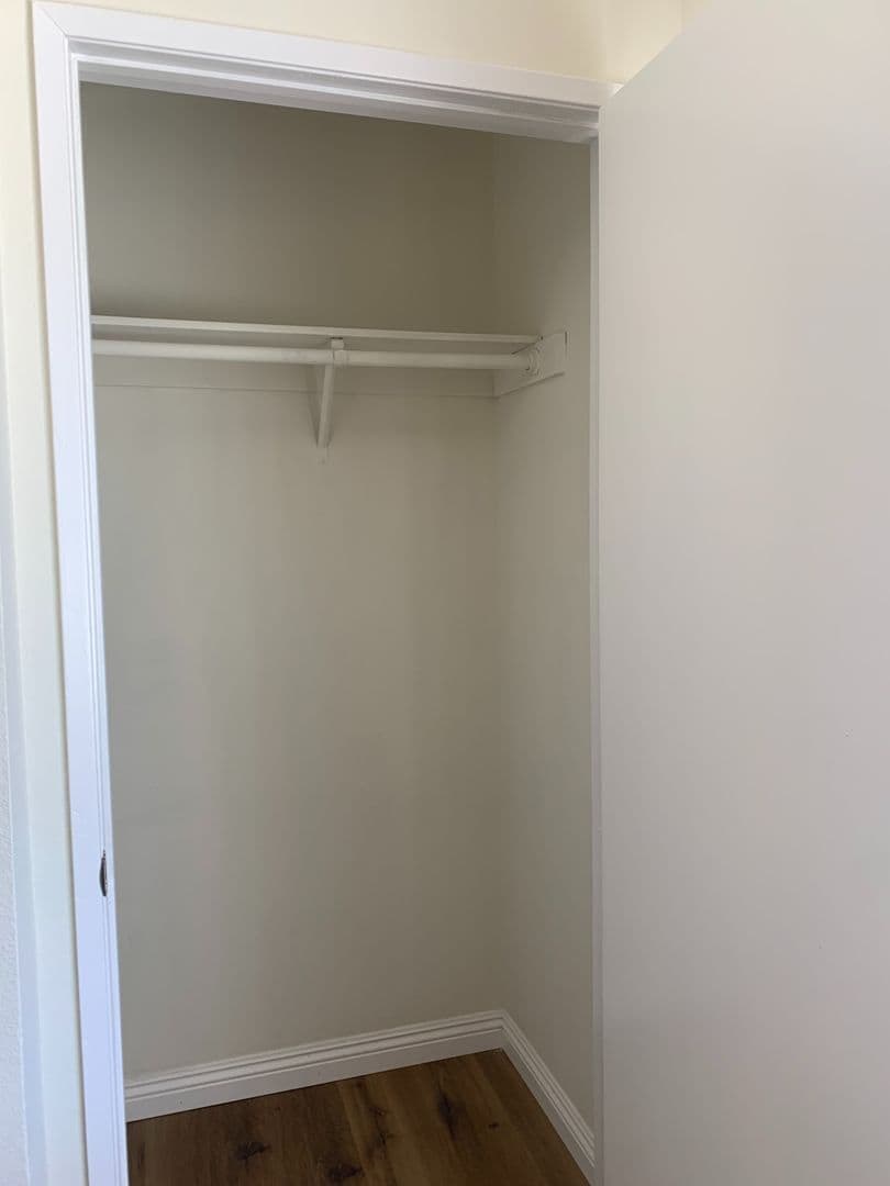 Building Photo - 1116 Elm Ave