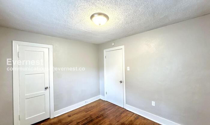 Building Photo - 761 Whitney Ave