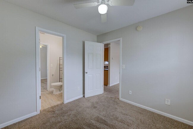Building Photo - 628 Candytuft Ln