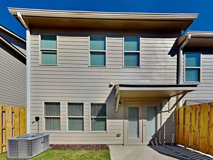 Building Photo - 123 Wayne Ln