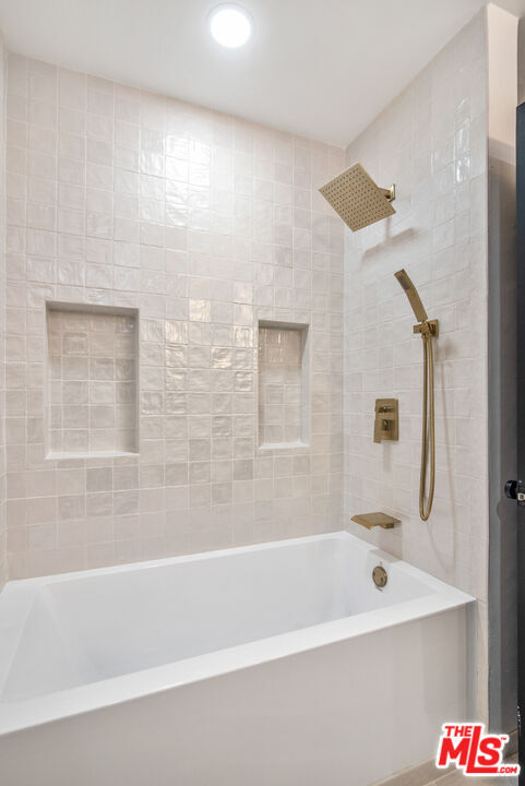 Building Photo - 9265 Thrush Way