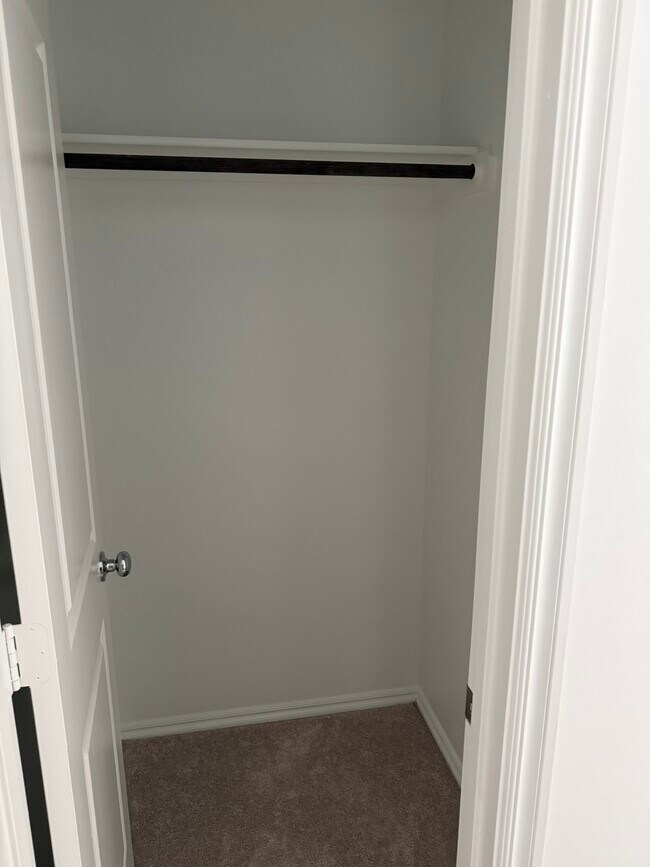 Building Photo - 1919 Wolford Wy