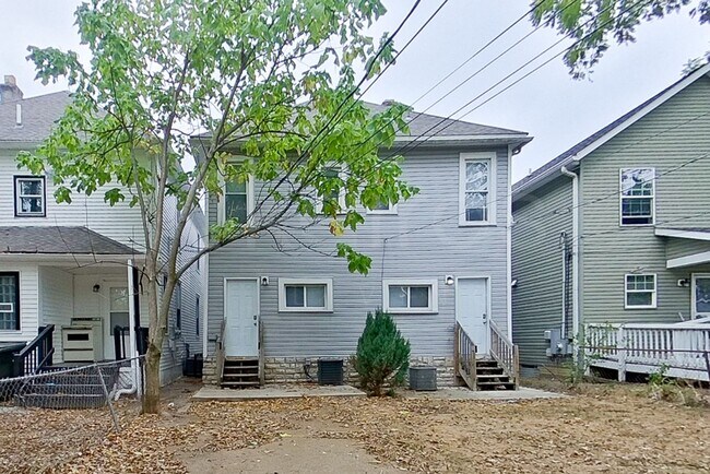 Building Photo - 964-966 Oakwood Ave