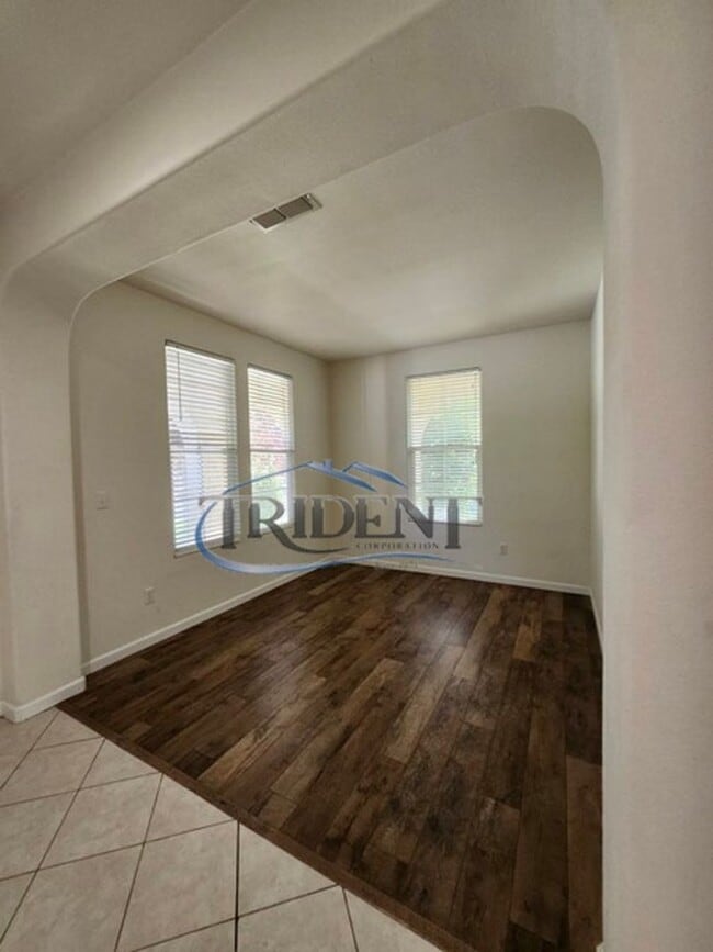 Building Photo - 3 bedroom, 2 bath house