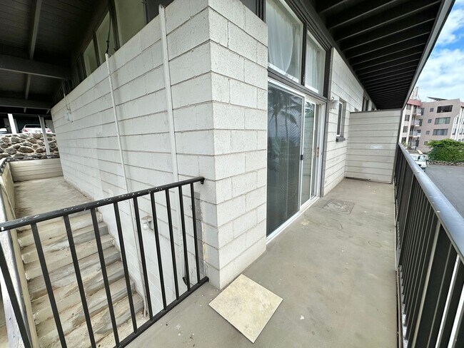 Building Photo - 471 Liholiho St