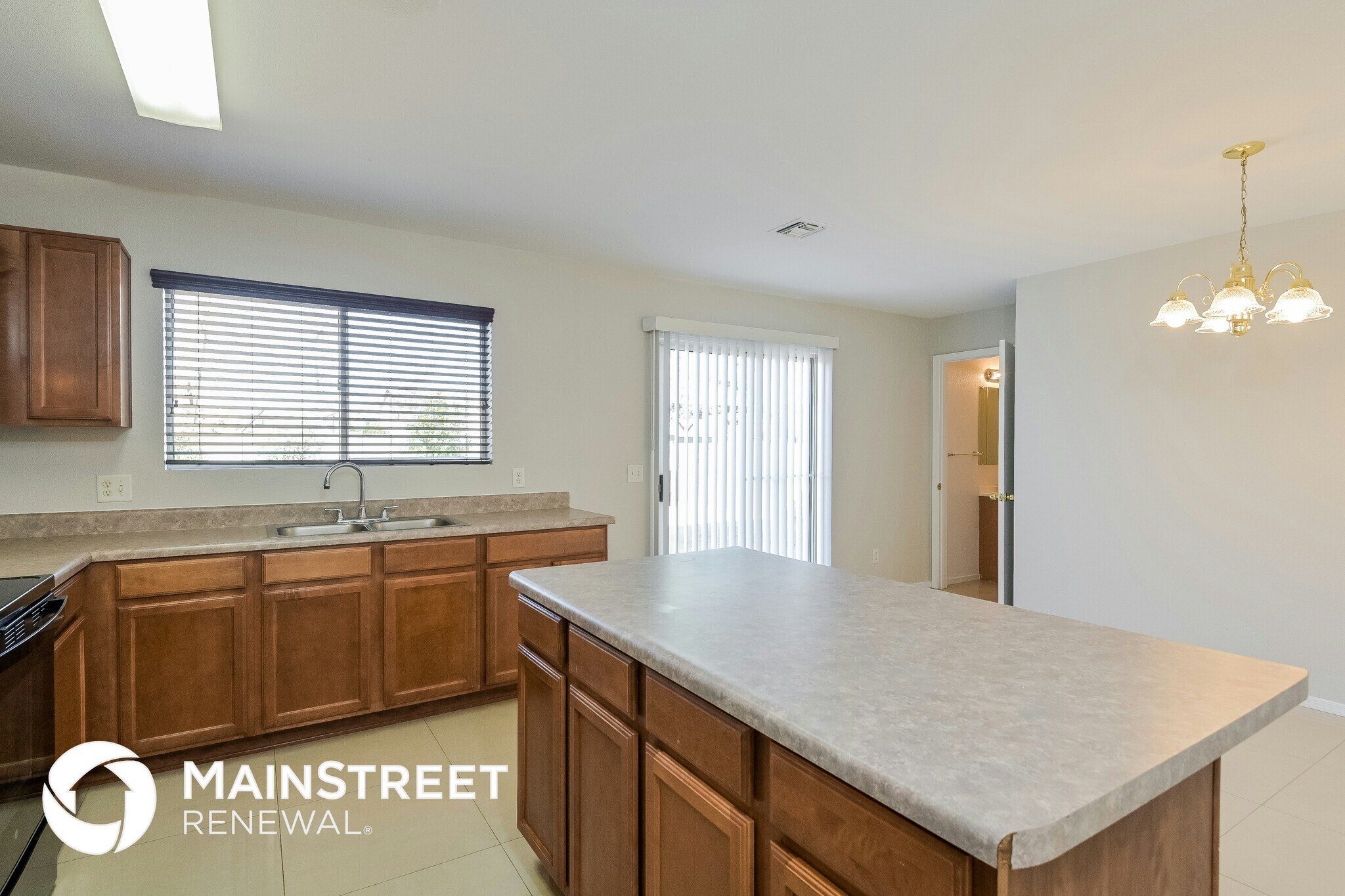 Building Photo - 1517 E Wedwick St