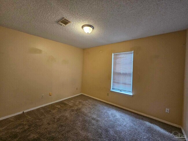 Building Photo - 4417 Eastpointe Dr