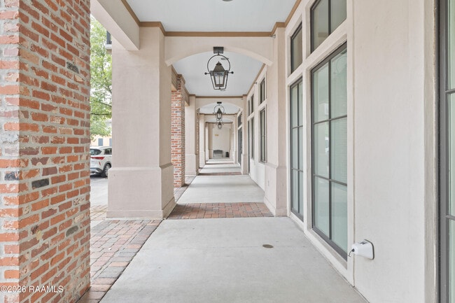 Building Photo - 605 Silverstone Rd