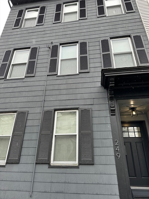 Building Photo - 249 Everett St