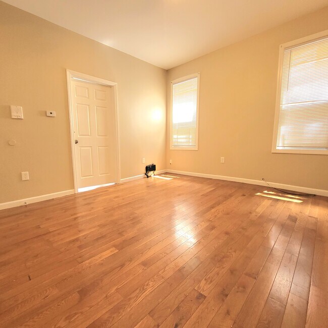 Livingroom - 501 S 10th St