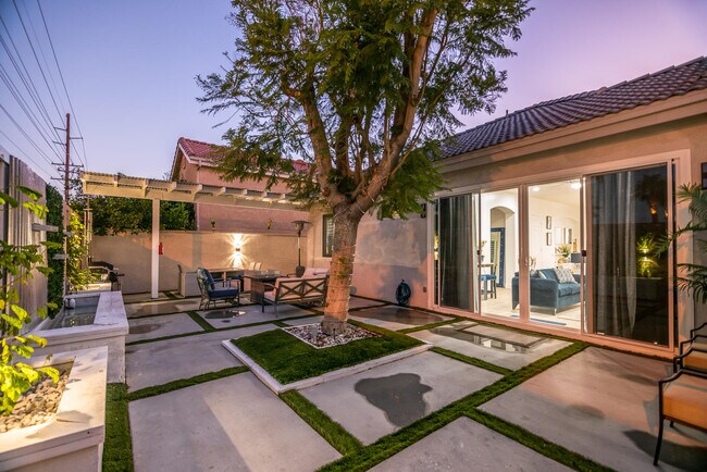 Building Photo - 48806 Barrymore St
