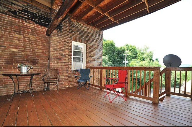 Building Photo - 2701 Center