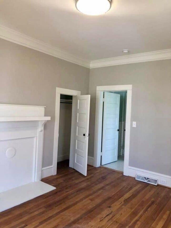 Building Photo - Cute Ranch in Mill Village; Beautifully Maintained.