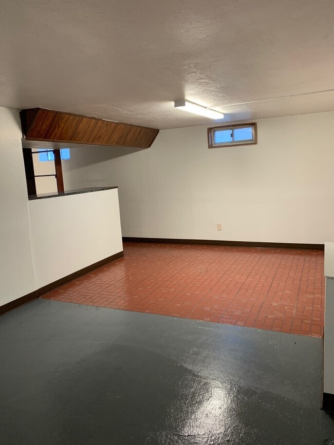 Building Photo - 311 Ventura Dr