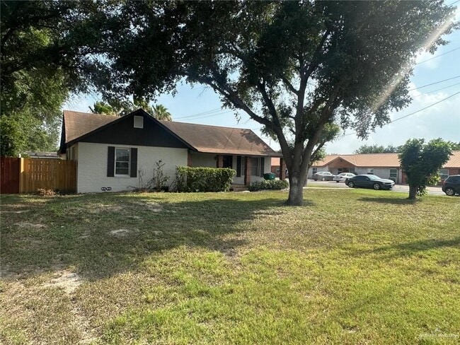 Building Photo - 700 E Sam Houston Blvd