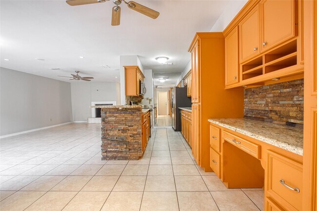 Building Photo - 17163 Beaver Springs Dr