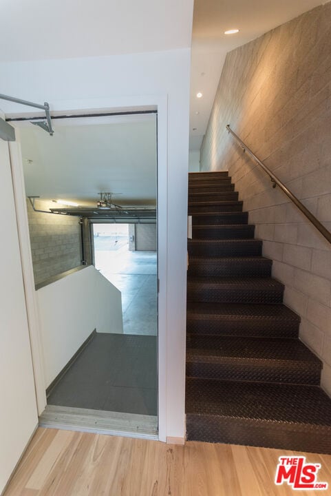 Building Photo - 717 Highland Ave